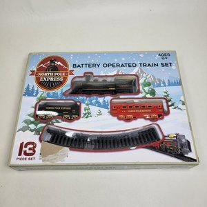 North Pole Express Train Set Battery Operated 13 Piece Starter Set NEW